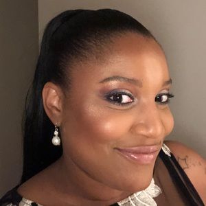 Meet your Posher, Alyson